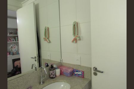 Apartamento à venda com 83m², 3 quartos e 2 vagasBanheiro da Suíte 1