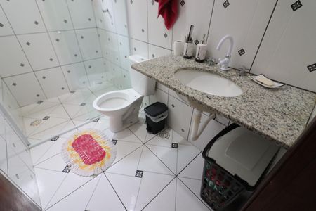 Casa à venda com 125m², 4 quartos e 2 vagasBanheiro 3