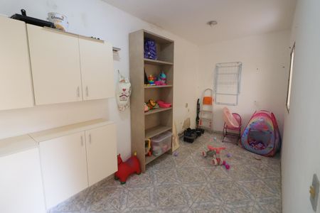 Casa à venda com 125m², 4 quartos e 2 vagasQuarto de Serviço