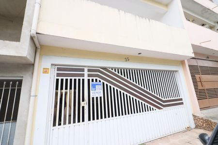 Casa à venda com 125m², 4 quartos e 2 vagasFachada