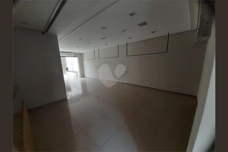 Casa à venda com 2 quartos, 180m² em Indianópolis, São Paulo