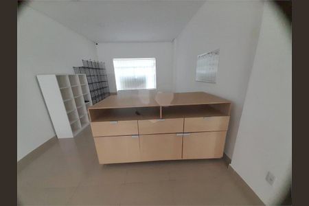 Casa à venda com 180m², 2 quartos e 3 vagas