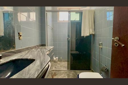 Apartamento à venda com 189m², 4 quartos e 2 vagas Apartamento à venda com 189m², 4 quartos e 2 vagasBanheiro