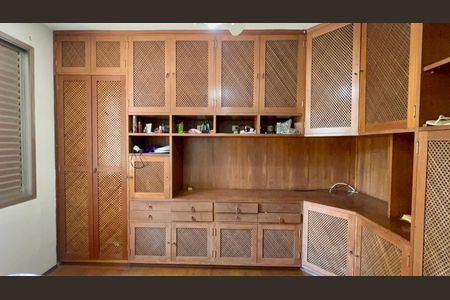 Apartamento à venda com 189m², 4 quartos e 2 vagas Apartamento à venda com 189m², 4 quartos e 2 vagasQuarto 3