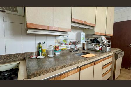 Apartamento à venda com 189m², 4 quartos e 2 vagas Apartamento à venda com 189m², 4 quartos e 2 vagasCozinha