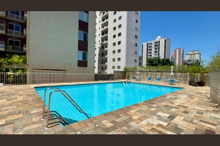 Apartamento à venda com 189m², 4 quartos e 2 vagas Apartamento à venda com 189m², 4 quartos e 2 vagasPiscina