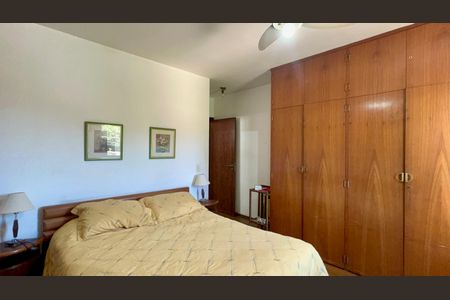 Apartamento à venda com 189m², 4 quartos e 2 vagas Apartamento à venda com 189m², 4 quartos e 2 vagasSuite