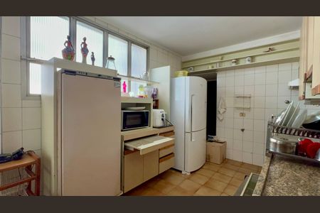 Apartamento à venda com 189m², 4 quartos e 2 vagas Apartamento à venda com 189m², 4 quartos e 2 vagasCozinha