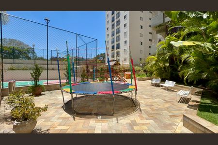 Apartamento à venda com 189m², 4 quartos e 2 vagas Apartamento à venda com 189m², 4 quartos e 2 vagasPlayground