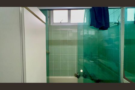 Apartamento à venda com 189m², 4 quartos e 2 vagas Apartamento à venda com 189m², 4 quartos e 2 vagasBanheiro da Suíte