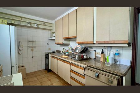 Apartamento à venda com 189m², 4 quartos e 2 vagas Apartamento à venda com 189m², 4 quartos e 2 vagasCozinha