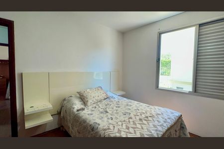 Apartamento à venda com 189m², 4 quartos e 2 vagas Apartamento à venda com 189m², 4 quartos e 2 vagasQuarto 3