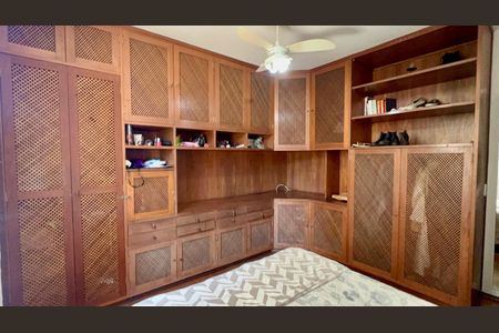 Apartamento à venda com 189m², 4 quartos e 2 vagas Apartamento à venda com 189m², 4 quartos e 2 vagasQuarto 3