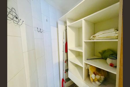 Apartamento à venda com 74m², 2 quartos e 1 vagaDispensa