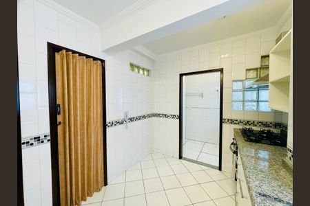 Apartamento à venda com 74m², 2 quartos e 1 vagaCozinha