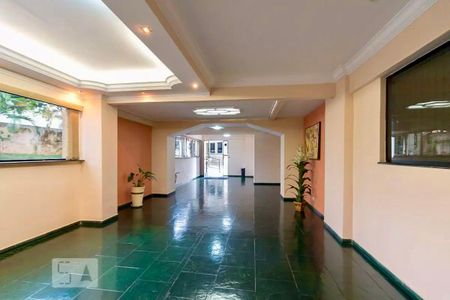 Apartamento à venda com 74m², 2 quartos e 1 vagaHall social