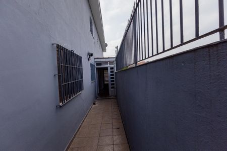 Casa à venda com 106m², 4 quartos e 2 vagasQuintal - Corredor lateral