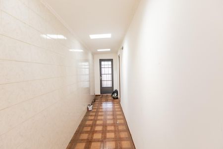 Casa à venda com 106m², 4 quartos e 2 vagasQuintal - Corredor lateral