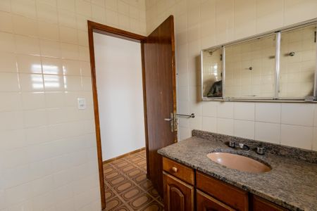 Casa à venda com 106m², 4 quartos e 2 vagasBanheiro Social 1