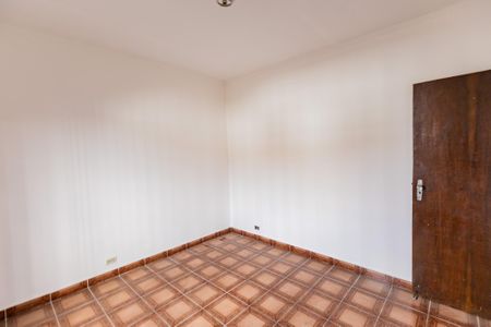 Casa à venda com 106m², 4 quartos e 2 vagasQuarto 1 térreo 