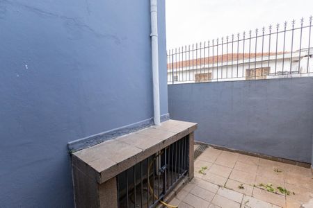 Casa à venda com 106m², 4 quartos e 2 vagasQuintal - Corredor lateral