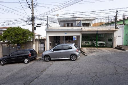 Casa à venda com 106m², 4 quartos e 2 vagasFachada 