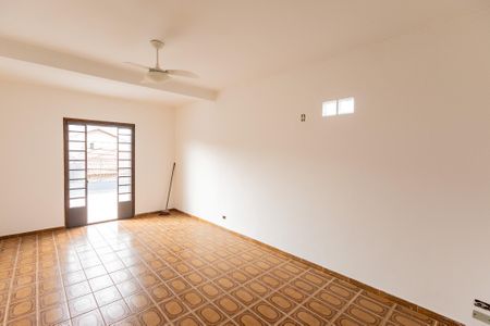 Casa à venda com 106m², 4 quartos e 2 vagasQuarto 2
