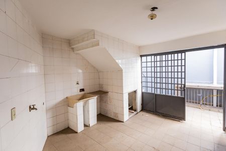 Casa à venda com 106m², 4 quartos e 2 vagasÁrea de Serviço