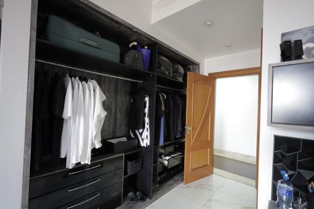 Apartamento à venda com 440m², 5 quartos e 4 vagasSuíte 1