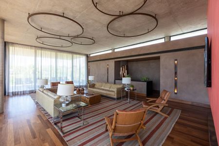 Casa à venda com 450m², 4 quartos e 6 vagasÁrea comum - Salão de festas