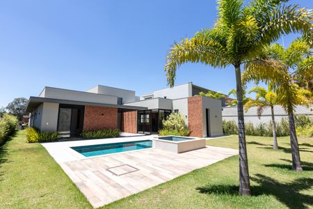 Casa à venda com 450m², 4 quartos e 6 vagasVista da casa dos Fundos