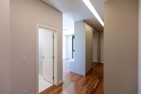 Casa à venda com 450m², 4 quartos e 6 vagasSuíte 1