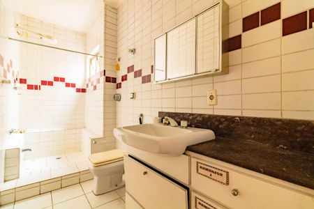 Casa à venda com 100m², 3 quartos e 2 vagas Casa à venda com 100m², 3 quartos e 2 vagasBanheiro Social