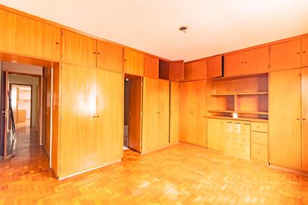 Casa à venda com 100m², 3 quartos e 2 vagas Casa à venda com 100m², 3 quartos e 2 vagasSuíte