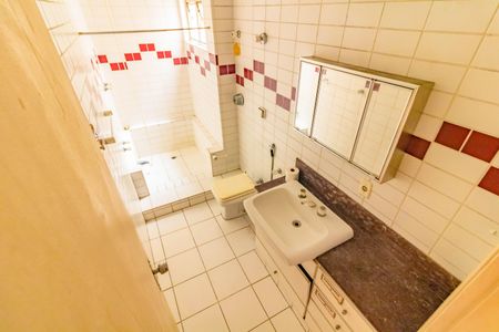 Casa à venda com 100m², 3 quartos e 2 vagas Casa à venda com 100m², 3 quartos e 2 vagasBanheiro Social