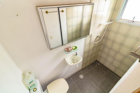 Casa à venda com 100m², 3 quartos e 2 vagas Casa à venda com 100m², 3 quartos e 2 vagasBanheiro de Serviço