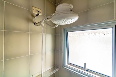 Casa à venda com 100m², 3 quartos e 2 vagas Casa à venda com 100m², 3 quartos e 2 vagasBanheiro de Serviço