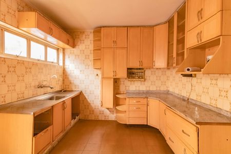 Casa à venda com 100m², 3 quartos e 2 vagas Casa à venda com 100m², 3 quartos e 2 vagasCozinha