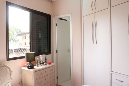 Apartamento à venda com 130m², 3 quartos e 2 vagasSuíte 1