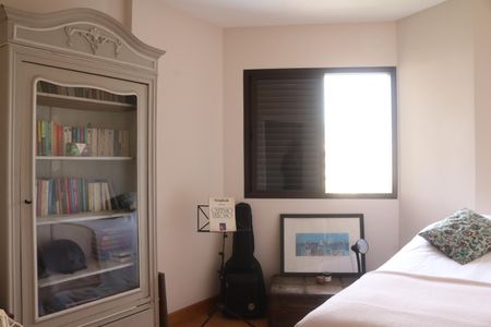 Apartamento à venda com 130m², 3 quartos e 2 vagasQuarto