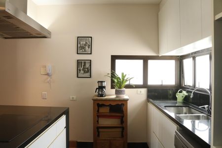 Apartamento à venda com 130m², 3 quartos e 2 vagasCozinha