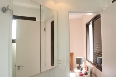 Apartamento à venda com 130m², 3 quartos e 2 vagasBanheiro da Suíte 2