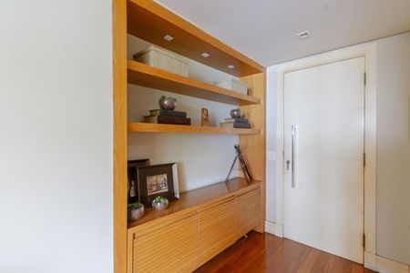 Apartamento à venda com 60m², 1 quarto e 1 vagaEntrada