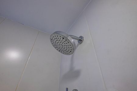 Banheiro Social de kitnet/studio para alugar com 1 quarto, 39m² em Sumarezinho, São Paulo