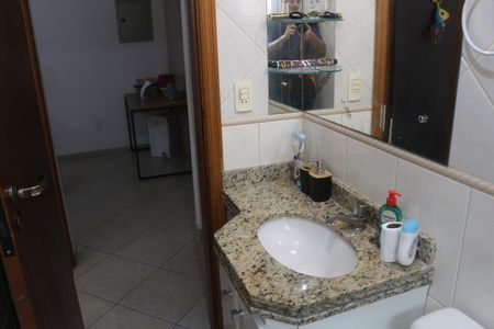 Apartamento à venda com 74m², 2 quartos e 1 vagaBanheiro