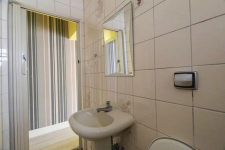 Casa à venda com 260m², 3 quartos e 2 vagas Casa à venda com 260m², 3 quartos e 2 vagasBanheiro 1