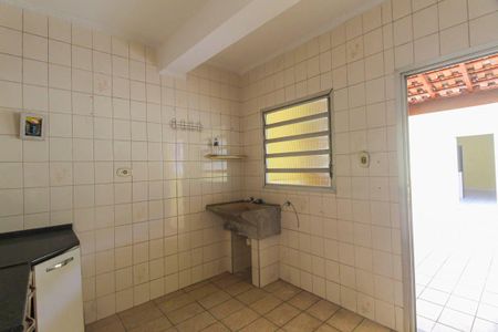 Casa à venda com 260m², 3 quartos e 2 vagas Casa à venda com 260m², 3 quartos e 2 vagasÁrea de Serviço