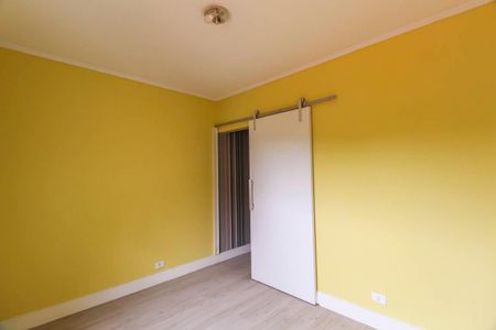 Casa à venda com 260m², 3 quartos e 2 vagas Casa à venda com 260m², 3 quartos e 2 vagasQuarto 2