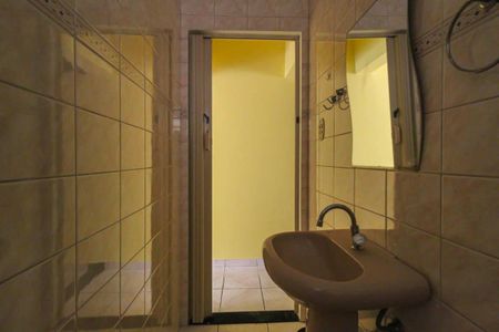 Casa à venda com 260m², 3 quartos e 2 vagas Casa à venda com 260m², 3 quartos e 2 vagasBanheiro 2