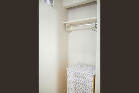 Quarto de casa para alugar com 1 quarto, 45m² em Comendador Soares, Nova Iguaçu